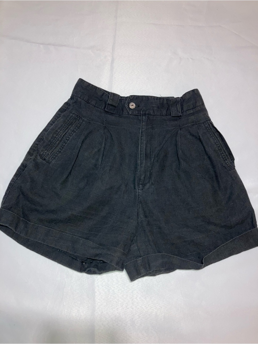 High-Waist Black Women's Pleated Linen-Blend Shorts